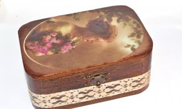 vintage style box