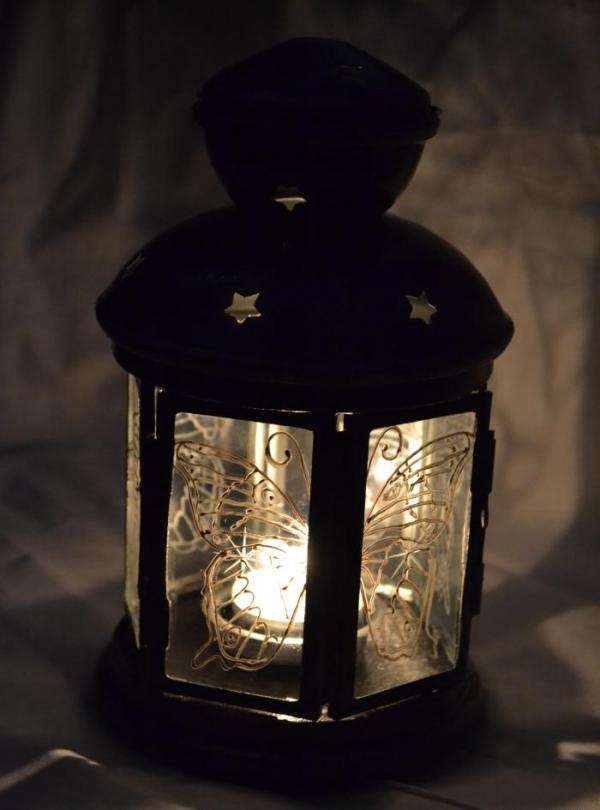 decorating a lantern