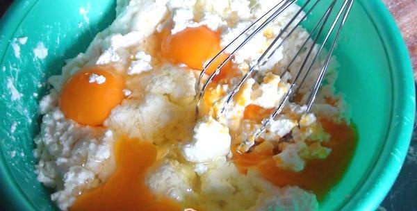 grind cottage cheese with eggs