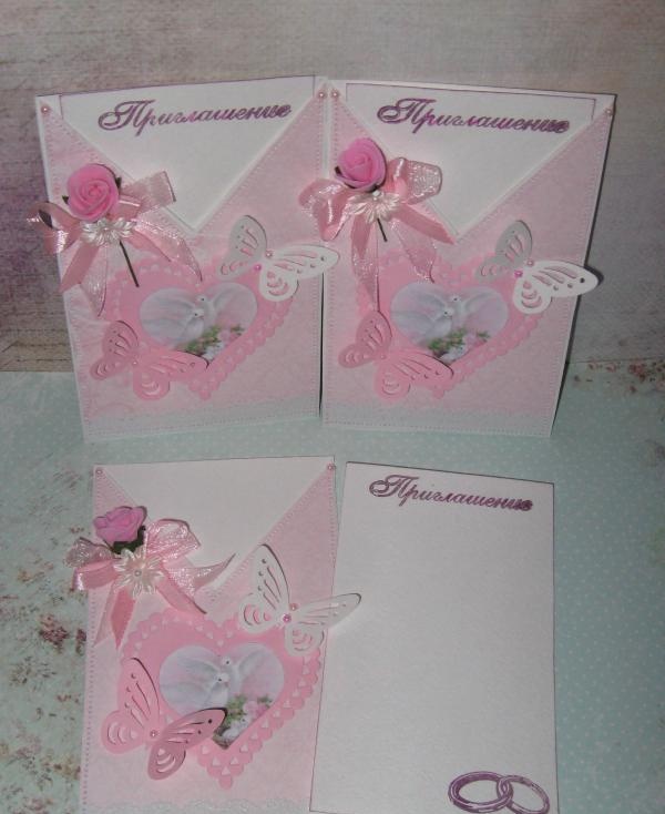 Wedding invitations in the form of an envelope