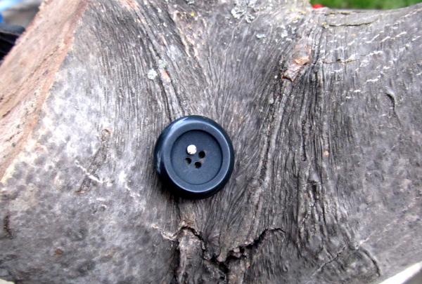 Garden decoration made from a wheel