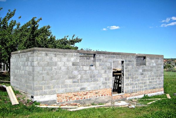 Master class on cinder block laying