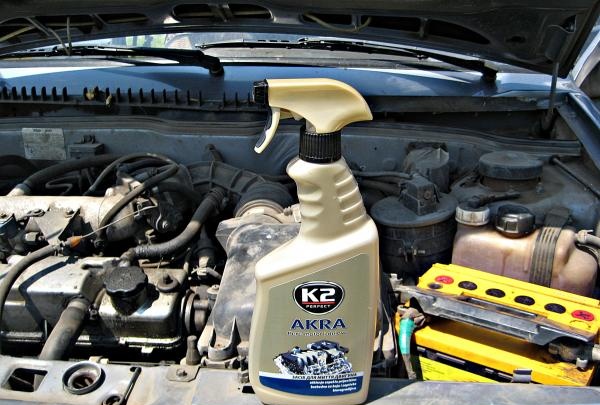 How to clean a car engine