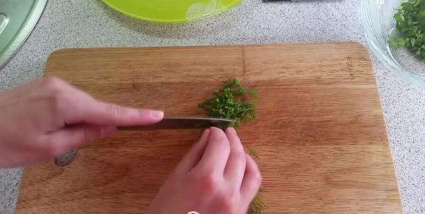 cutting greens