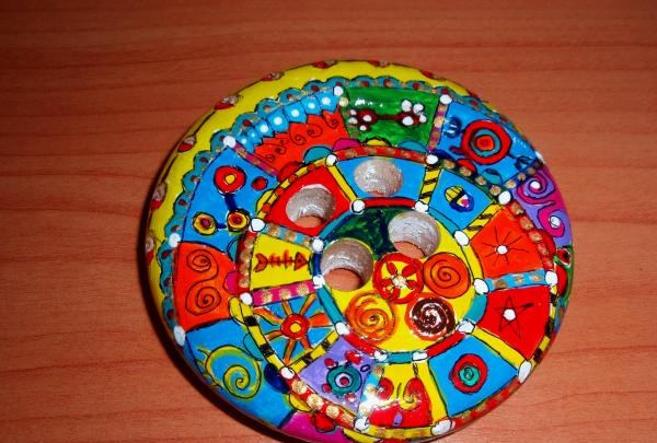 Painting a decorative button