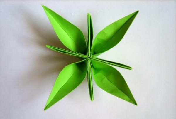 ozdobte dárek květinami origami