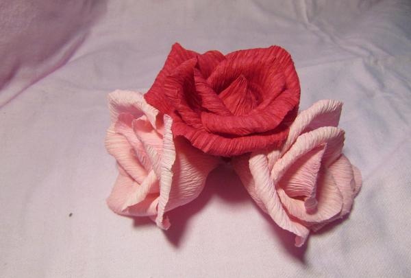 fans with roses made of corrugated paper