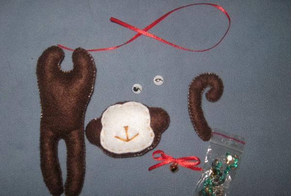 Felt monkeys