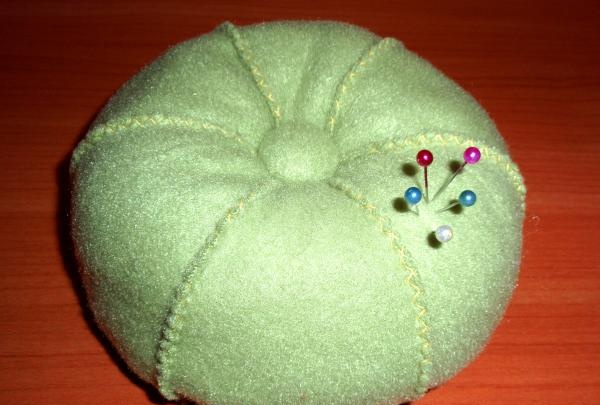 Safety pincushion