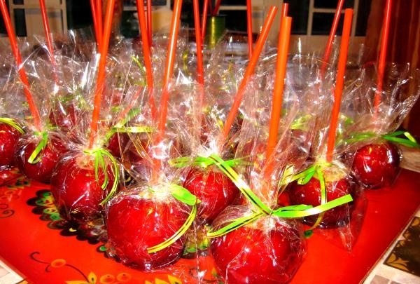 Caramel apples