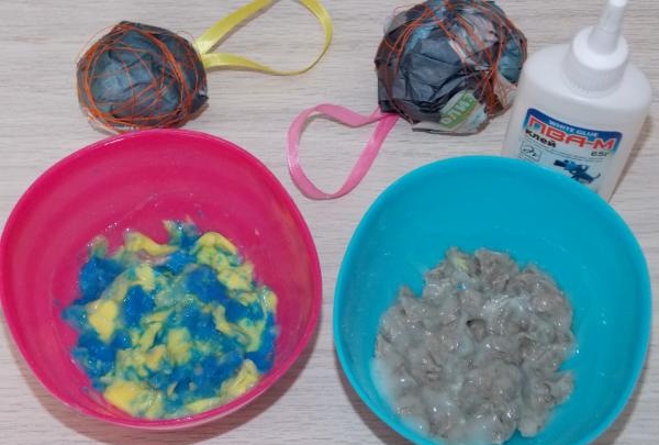 Christmas balls made of papier mache