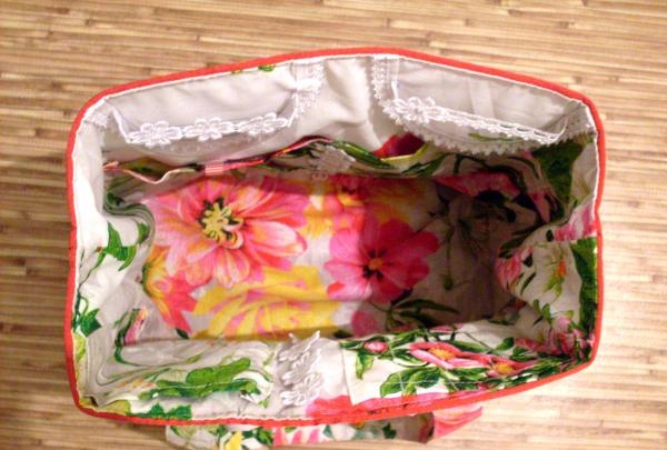 Bag organizer for needlewomen