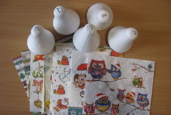 Decoupage of foam bells