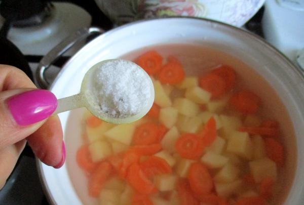 Quick soup with sausages