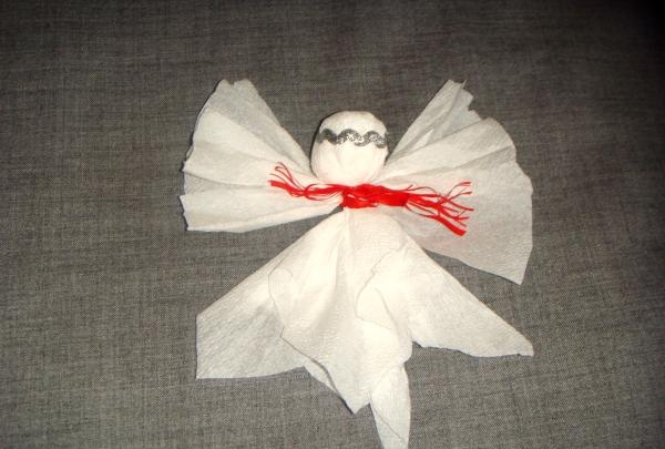 Angels made from napkins