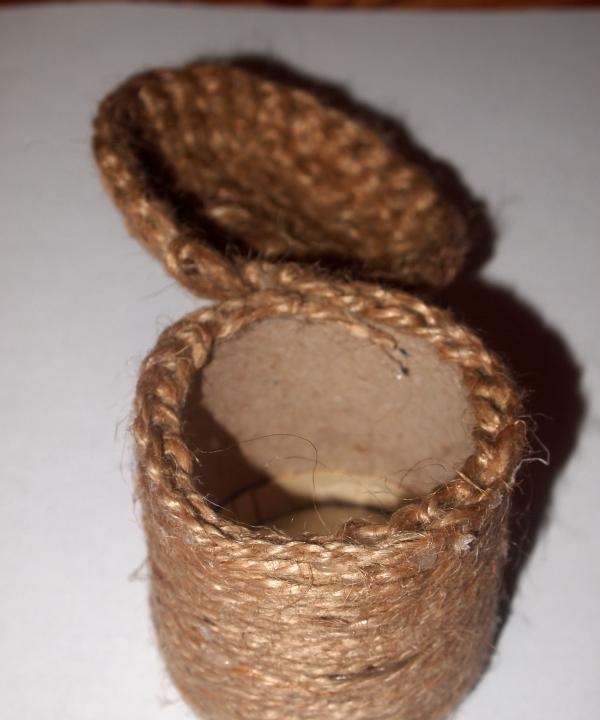 Decorative jute box