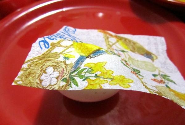 Easter eggs using decoupage technique