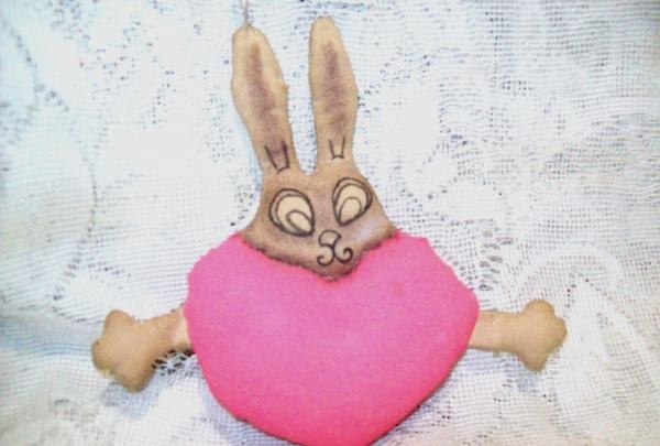 heart with bunny pendant