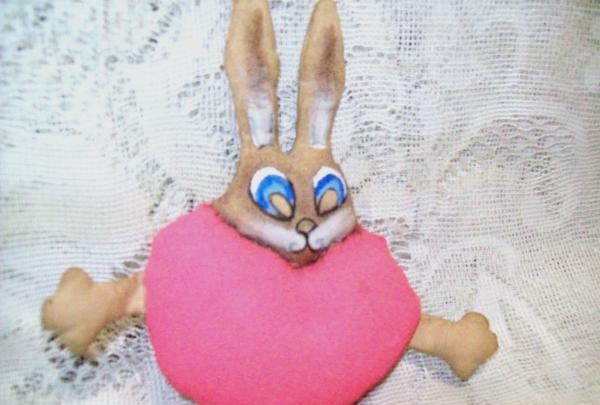 heart with bunny pendant