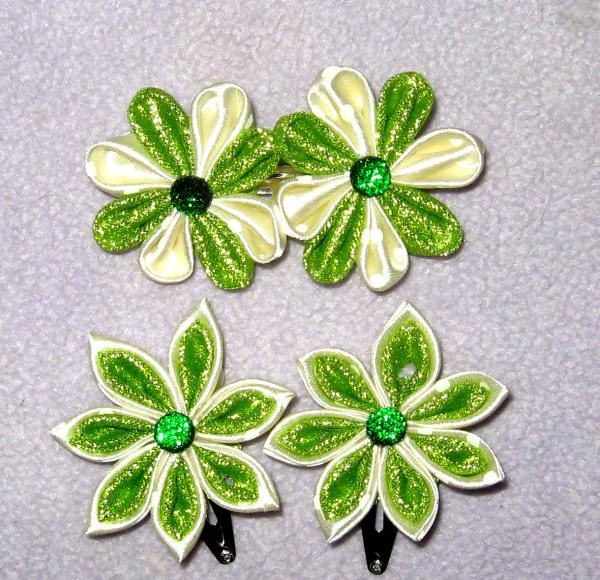 Set of hairpins using kanzashi technique