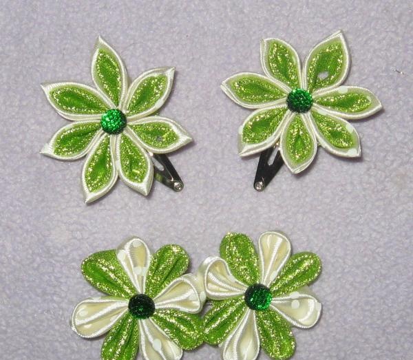 Set of hairpins using kanzashi technique