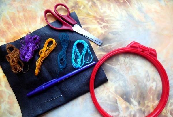 Original key holder with embroidery