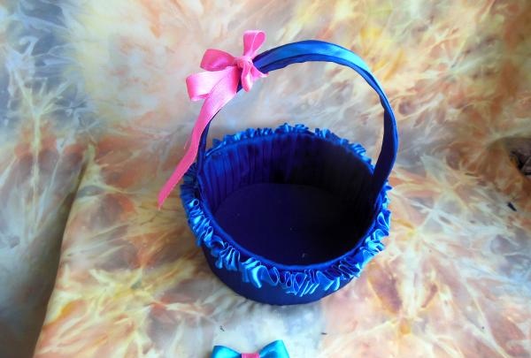 Satin ribbon basket