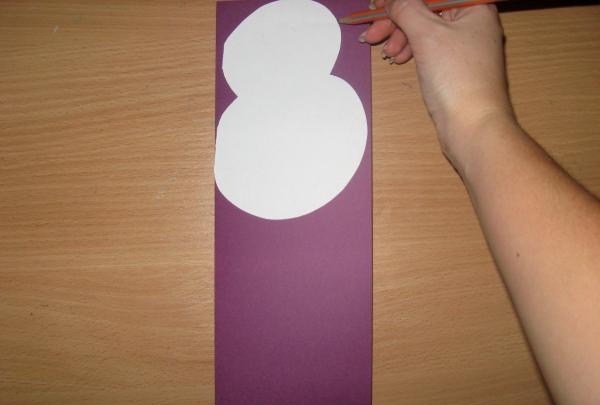 Figure eight shaped cards for the holiday