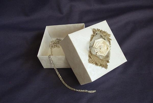 Elegant gift box