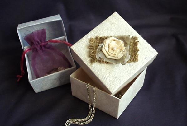 Elegant gift box