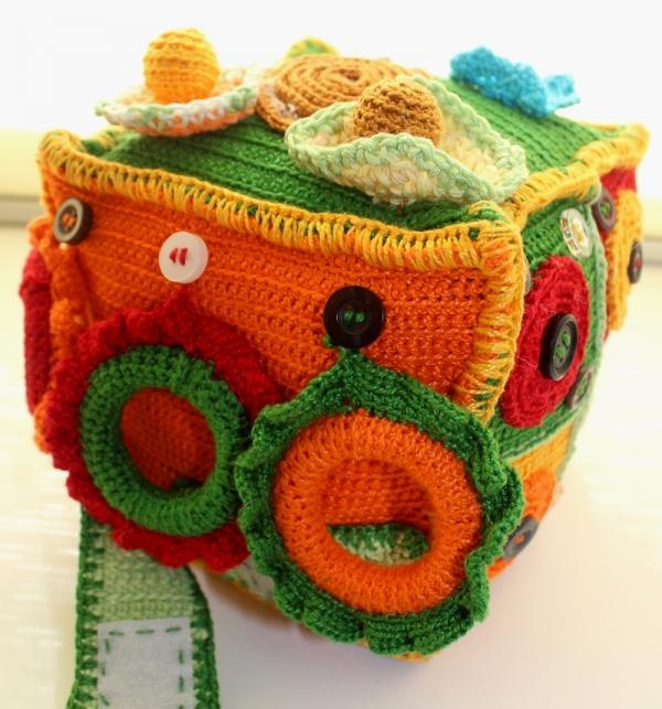 DIY crochet educational cube