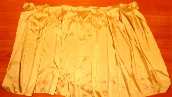 Skirt in silk fabric with ruffled section