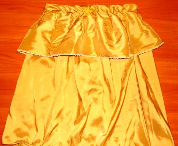 Skirt in silk fabric with ruffled section