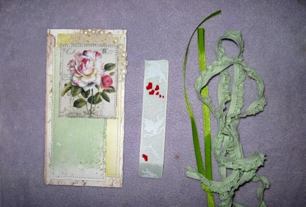 Postcard box in shabby chic style