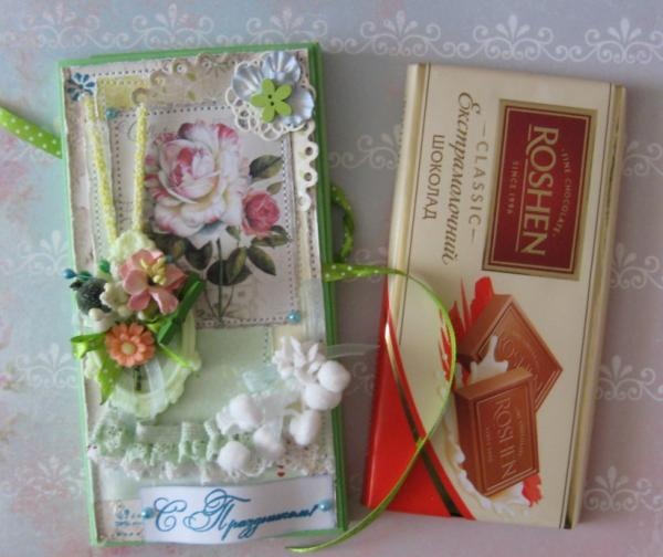 Postcard box in shabby chic style