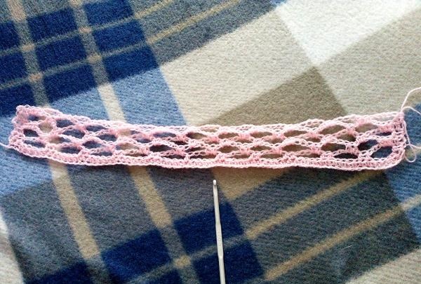 Light pink crochet stole