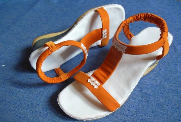 Replacing the insole of old sandals