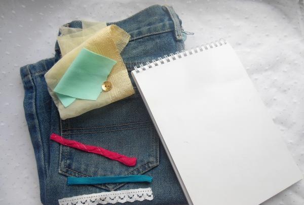 Notepad with denim trim