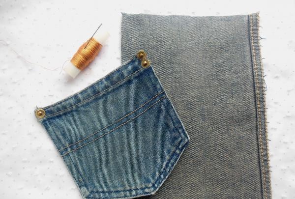 Notepad with denim trim