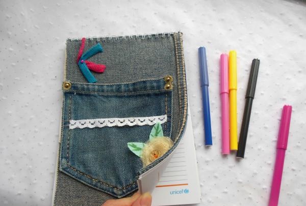 Notepad with denim trim