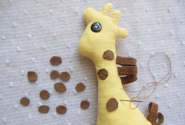 DIY soft toy giraffe