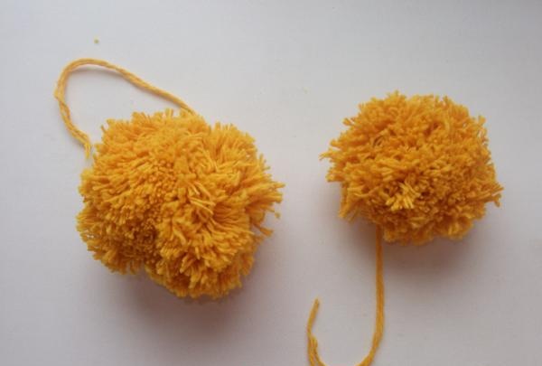 Chicken toy made from pompoms