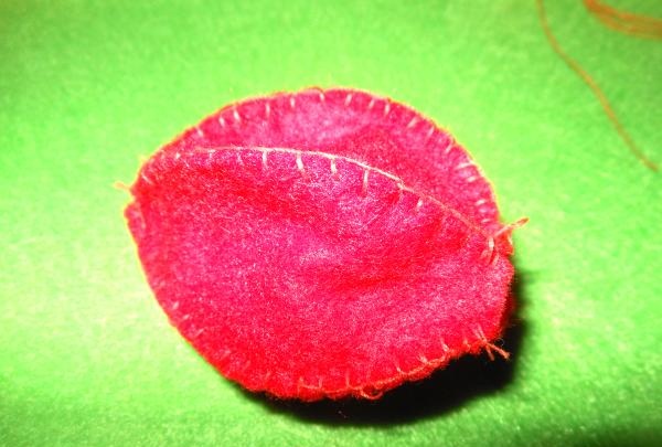 How to sew an apple from felt