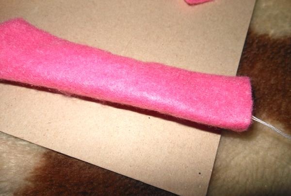 How to sew a sausage from felt