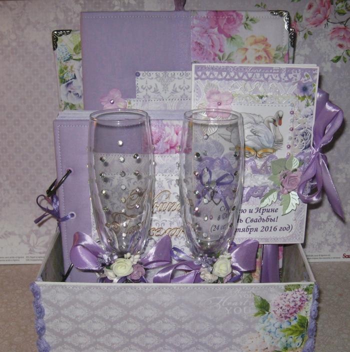 Box for wedding glasses