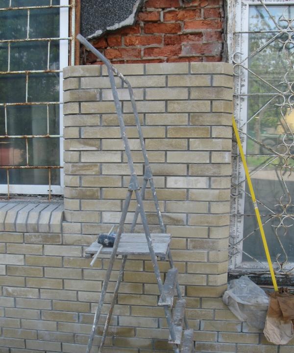 Laying facing bricks