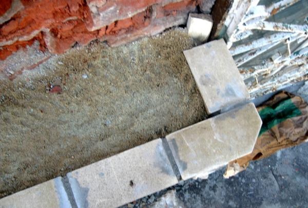 Laying facing bricks