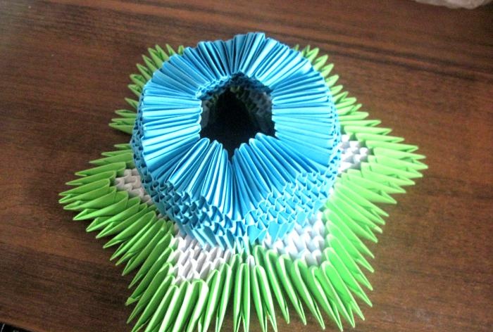 Water lily from origami modules