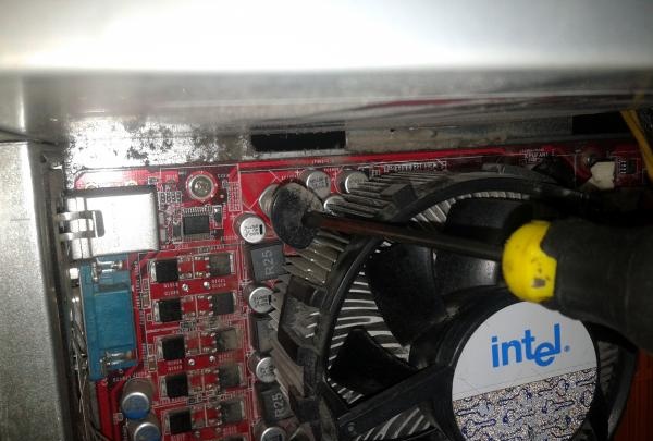 How to disassemble a computer and clean it