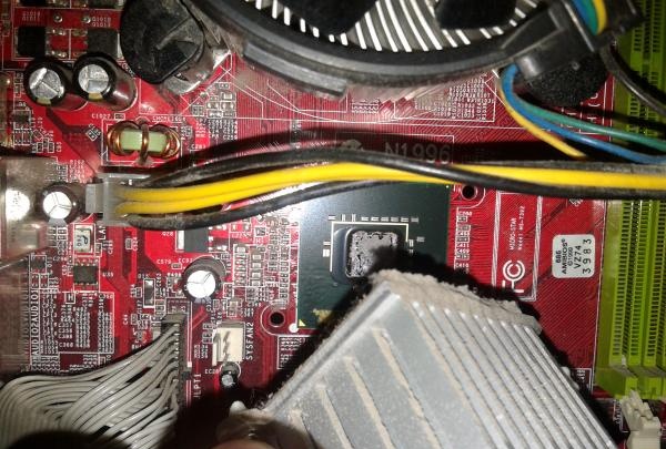 How to disassemble a computer and clean it